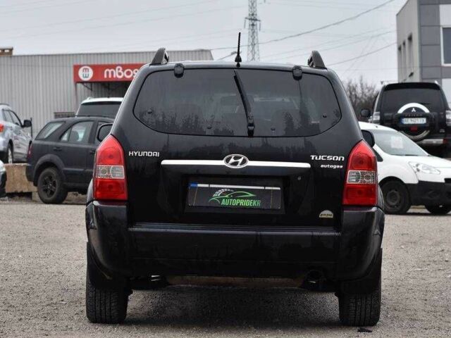 Чорний Хендай Туксон, об'ємом двигуна 2 л та пробігом 204 тис. км за 8650 $, фото 2 на Automoto.ua