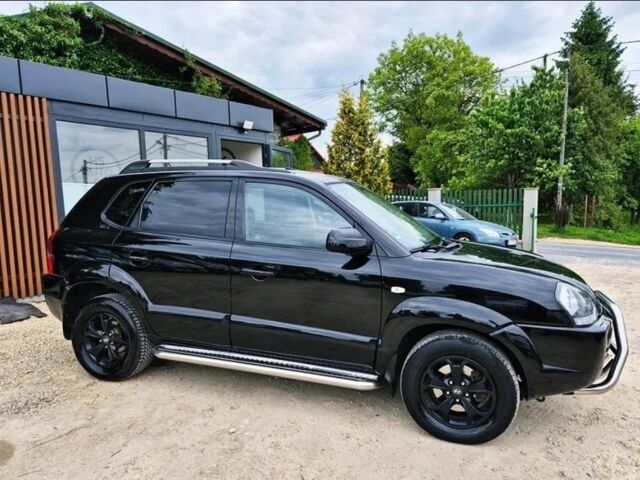 Черный Хендай Туксон, объемом двигателя 0 л и пробегом 240 тыс. км за 2700 $, фото 4 на Automoto.ua