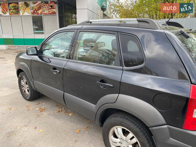 Чорний Хендай Туксон, об'ємом двигуна 1.98 л та пробігом 116 тис. км за 5500 $, фото 1 на Automoto.ua