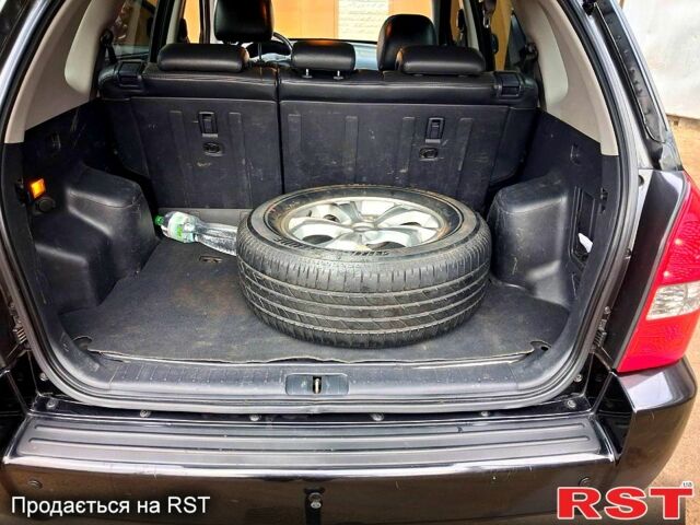 Чорний Хендай Туксон, об'ємом двигуна 2 л та пробігом 208 тис. км за 7500 $, фото 8 на Automoto.ua