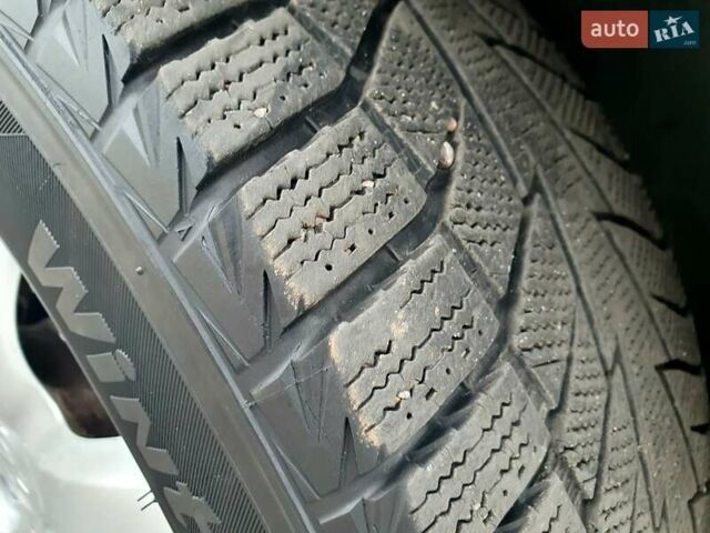 Чорний Хендай Туксон, об'ємом двигуна 2 л та пробігом 225 тис. км за 8000 $, фото 25 на Automoto.ua