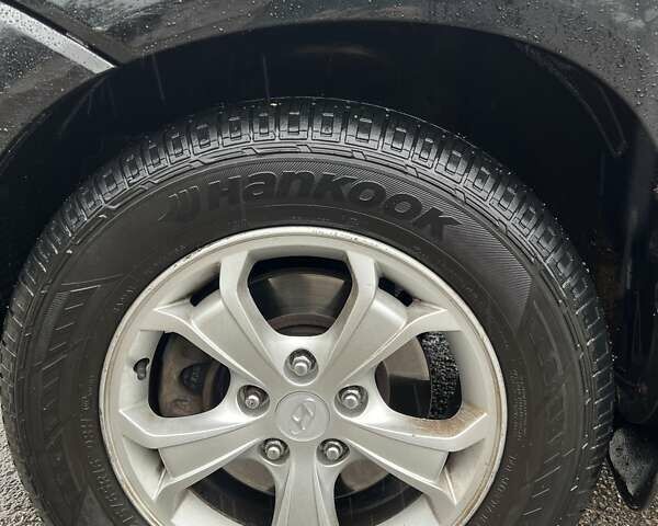 Черный Хендай Туксон, объемом двигателя 1.98 л и пробегом 173 тыс. км за 8800 $, фото 36 на Automoto.ua