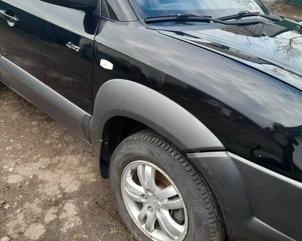 Черный Хендай Туксон, объемом двигателя 0 л и пробегом 435 тыс. км за 8500 $, фото 3 на Automoto.ua
