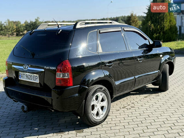 Хендай Туксон 2008 в Радехове на Automoto.ua Черный Хендай Туксон, объемом двигателя 1.98 л и пробегом 370 тыс. км за 7350 $, фото 45 на Automoto.ua