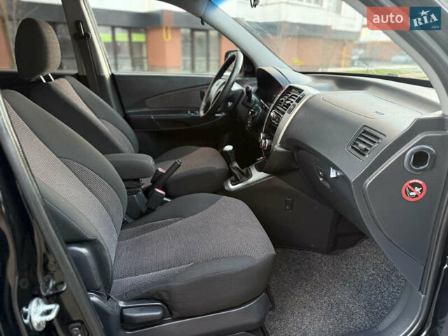 Чорний Хендай Туксон, об'ємом двигуна 2 л та пробігом 156 тис. км за 7850 $, фото 34 на Automoto.ua