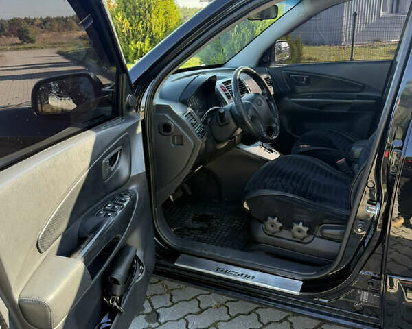 Хендай Туксон 2008 в Радехове на Automoto.ua Черный Хендай Туксон, объемом двигателя 1.98 л и пробегом 370 тыс. км за 7350 $, фото 62 на Automoto.ua