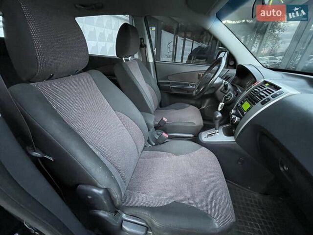 Хендай Туксон 2008 у Києві на Automoto.ua Чорний Хендай Туксон, об'ємом двигуна 2 л та пробігом 110 тис. км за 8750 $, фото 30 на Automoto.ua