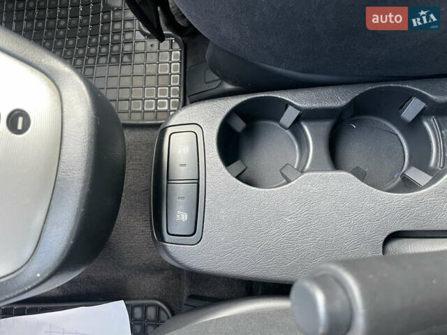 Черный Хендай Туксон, объемом двигателя 1.98 л и пробегом 177 тыс. км за 7600 $, фото 21 на Automoto.ua