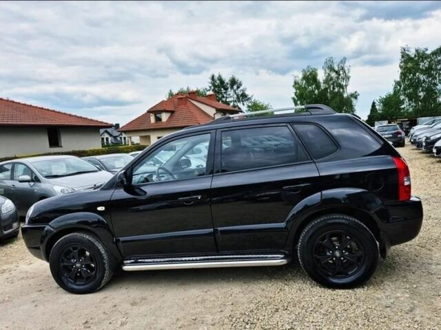 Черный Хендай Туксон, объемом двигателя 0 л и пробегом 240 тыс. км за 2700 $, фото 2 на Automoto.ua