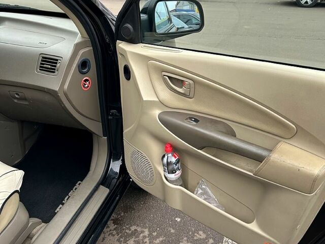 Чорний Хендай Туксон, об'ємом двигуна 2 л та пробігом 260 тис. км за 7700 $, фото 7 на Automoto.ua