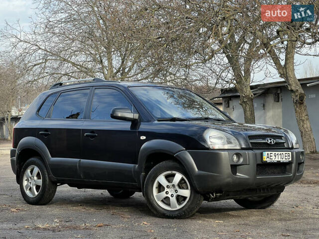 Чорний Хендай Туксон, об'ємом двигуна 2 л та пробігом 240 тис. км за 8500 $, фото 2 на Automoto.ua