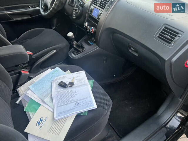 Черный Хендай Туксон, объемом двигателя 2 л и пробегом 276 тыс. км за 7450 $, фото 37 на Automoto.ua