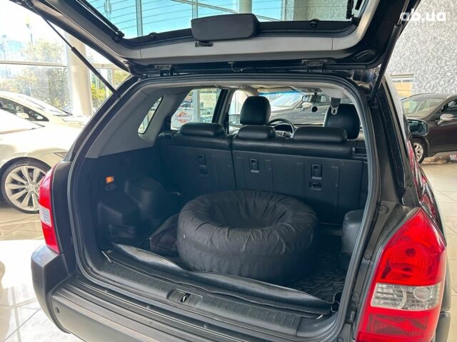 Хендай Туксон 2008 в Одессе на Automoto.ua Черный Хендай Туксон, объемом двигателя 2.7 л и пробегом 158 тыс. км за 7940 $, фото 12 на Automoto.ua
