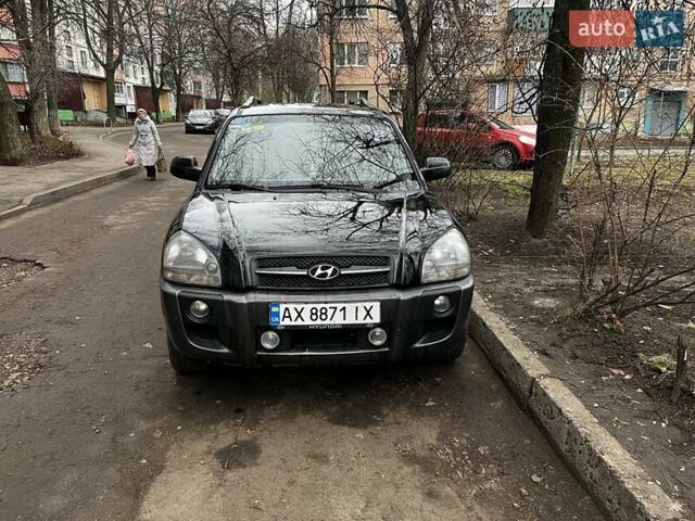 Чорний Хендай Туксон, об'ємом двигуна 1.98 л та пробігом 177 тис. км за 8500 $, фото 2 на Automoto.ua