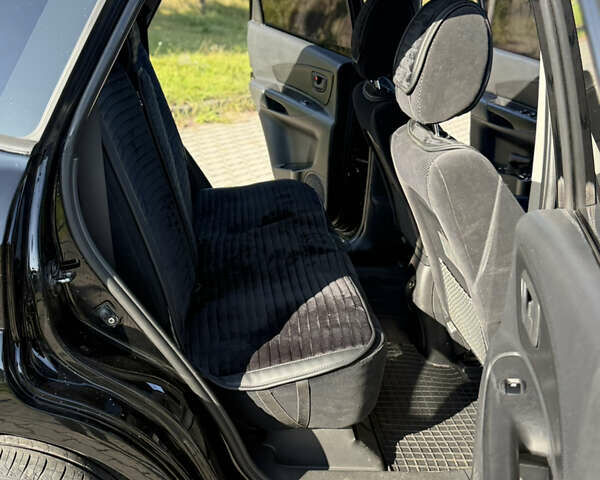 Хендай Туксон 2008 в Радехове на Automoto.ua Черный Хендай Туксон, объемом двигателя 1.98 л и пробегом 370 тыс. км за 7350 $, фото 73 на Automoto.ua
