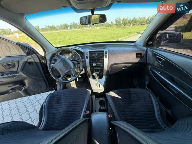 Хендай Туксон 2008 в Радехове на Automoto.ua Черный Хендай Туксон, объемом двигателя 1.98 л и пробегом 370 тыс. км за 7350 $, фото 77 на Automoto.ua