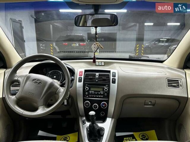 Чорний Хендай Туксон, об'ємом двигуна 1.98 л та пробігом 224 тис. км за 7800 $, фото 10 на Automoto.ua