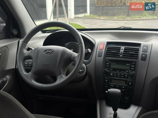 Чорний Хендай Туксон, об'ємом двигуна 2 л та пробігом 107 тис. км за 8500 $, фото 15 на Automoto.ua