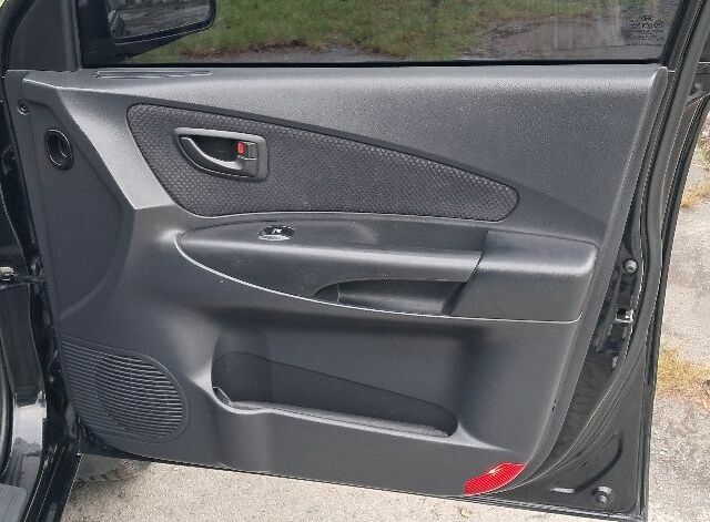 Черный Хендай Туксон, объемом двигателя 2 л и пробегом 270 тыс. км за 8300 $, фото 11 на Automoto.ua