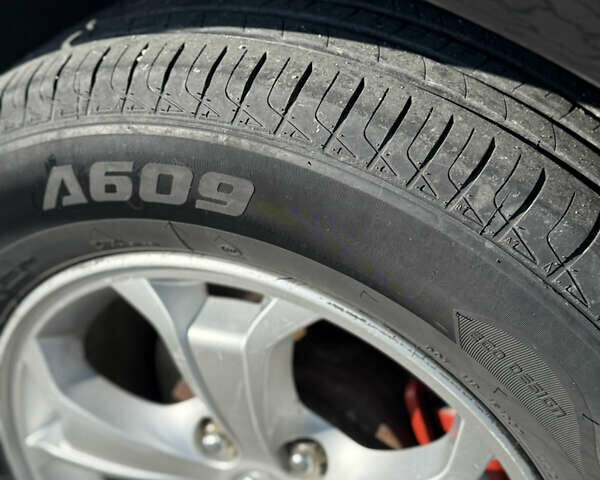 Хендай Туксон 2008 в Радехове на Automoto.ua Черный Хендай Туксон, объемом двигателя 1.98 л и пробегом 370 тыс. км за 7350 $, фото 36 на Automoto.ua