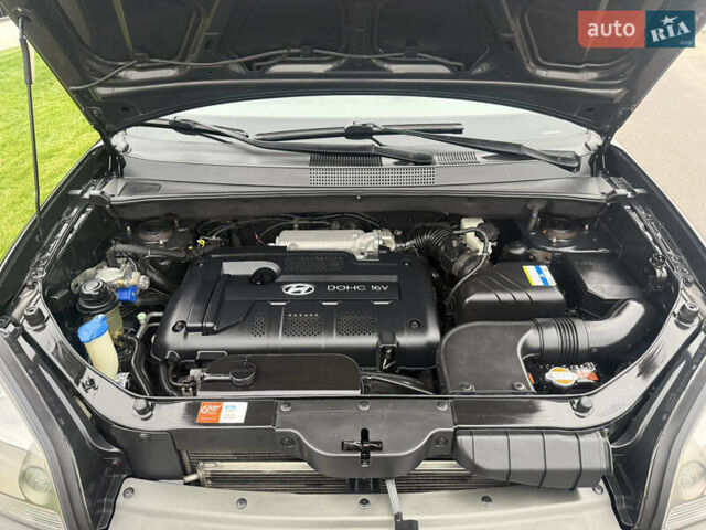 Чорний Хендай Туксон, об'ємом двигуна 2 л та пробігом 107 тис. км за 8500 $, фото 23 на Automoto.ua