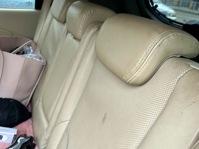 Чорний Хендай Туксон, об'ємом двигуна 2 л та пробігом 260 тис. км за 7700 $, фото 6 на Automoto.ua