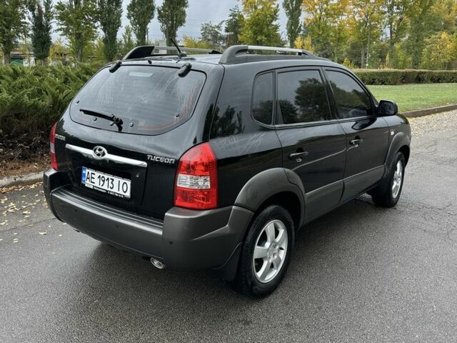 Чорний Хендай Туксон, об'ємом двигуна 2 л та пробігом 168 тис. км за 8200 $, фото 5 на Automoto.ua
