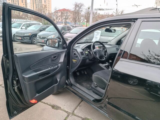 Чорний Хендай Туксон, об'ємом двигуна 2 л та пробігом 192 тис. км за 7990 $, фото 17 на Automoto.ua