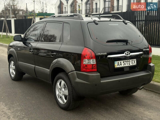 Чорний Хендай Туксон, об'ємом двигуна 2 л та пробігом 107 тис. км за 8500 $, фото 11 на Automoto.ua