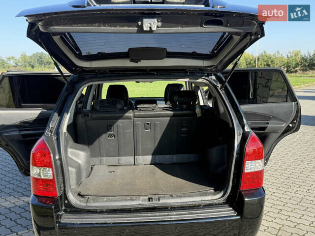 Хендай Туксон 2008 в Радехове на Automoto.ua Черный Хендай Туксон, объемом двигателя 1.98 л и пробегом 370 тыс. км за 7350 $, фото 91 на Automoto.ua