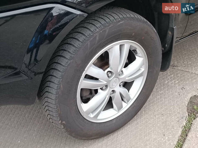 Черный Хендай Туксон, объемом двигателя 2 л и пробегом 192 тыс. км за 7990 $, фото 5 на Automoto.ua