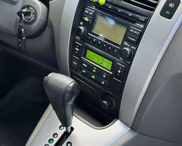 Черный Хендай Туксон, объемом двигателя 2 л и пробегом 300 тыс. км за 8300 $, фото 14 на Automoto.ua