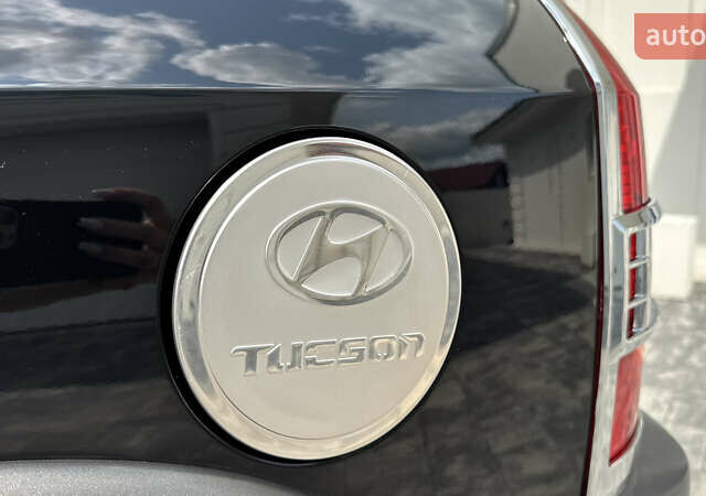 Черный Хендай Туксон, объемом двигателя 2 л и пробегом 67 тыс. км за 9999 $, фото 12 на Automoto.ua