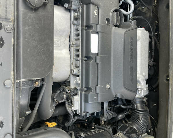 Черный Хендай Туксон, объемом двигателя 1.98 л и пробегом 177 тыс. км за 7600 $, фото 25 на Automoto.ua