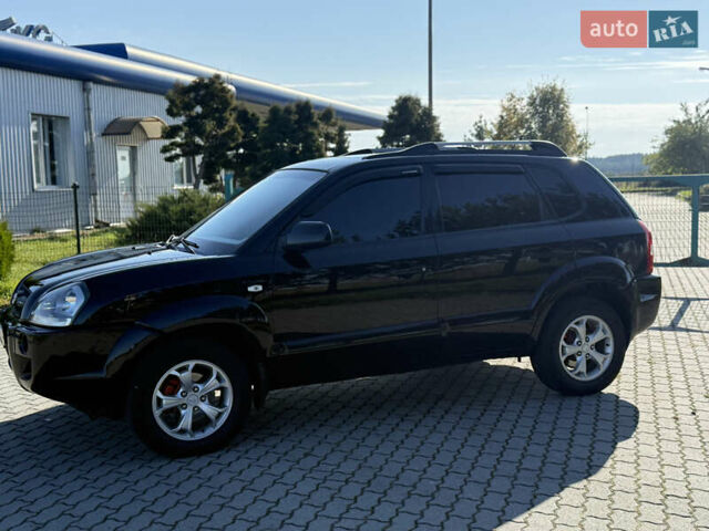 Хендай Туксон 2008 в Радехове на Automoto.ua Черный Хендай Туксон, объемом двигателя 1.98 л и пробегом 370 тыс. км за 7350 $, фото 42 на Automoto.ua