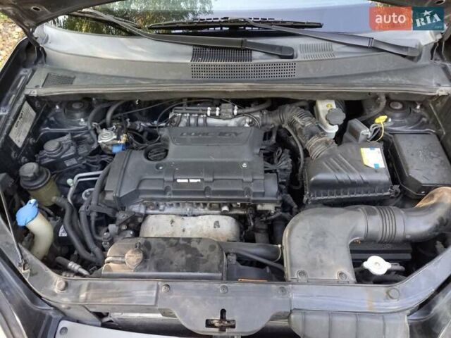 Хендай Туксон 2008 в Вознесенске на Automoto.ua Черный Хендай Туксон, объемом двигателя 1.98 л и пробегом 250 тыс. км за 8000 $, фото 9 на Automoto.ua