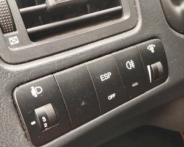 Черный Хендай Туксон, объемом двигателя 1.98 л и пробегом 214 тыс. км за 7700 $, фото 29 на Automoto.ua