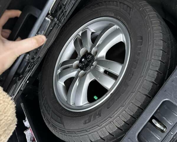 Черный Хендай Туксон, объемом двигателя 2 л и пробегом 253 тыс. км за 8299 $, фото 14 на Automoto.ua