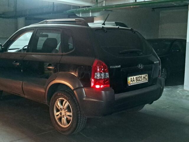 Хендай Туксон 2008 в Киеве на Automoto.ua Черный Хендай Туксон, объемом двигателя 2 л и пробегом 30 тыс. км за 12000 $, фото 4 на Automoto.ua
