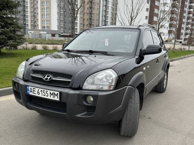 Чорний Хендай Туксон, об'ємом двигуна 2 л та пробігом 156 тис. км за 9200 $, фото 2 на Automoto.ua