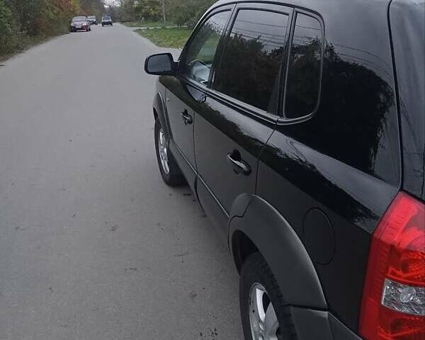 Хендай Туксон 2008 у Вінниці на Automoto.ua Чорний Хендай Туксон, об'ємом двигуна 1.98 л та пробігом 175 тис. км за 8800 $, фото 4 на Automoto.ua