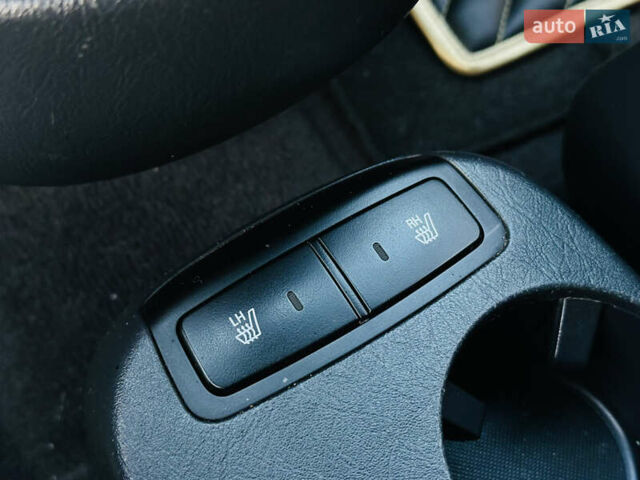 Чорний Хендай Туксон, об'ємом двигуна 2 л та пробігом 186 тис. км за 8300 $, фото 29 на Automoto.ua