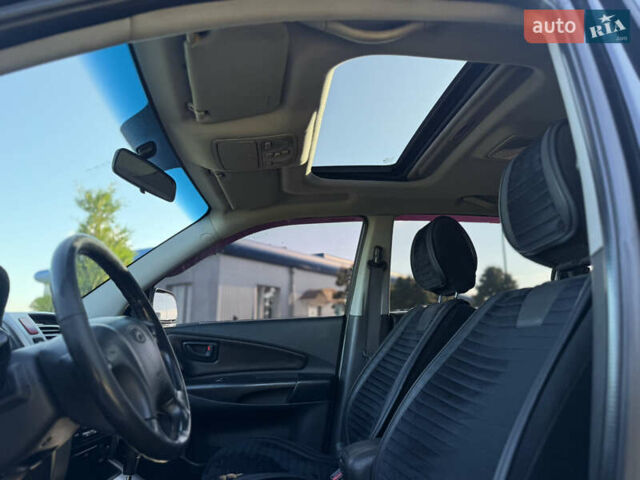 Хендай Туксон 2008 в Радехове на Automoto.ua Черный Хендай Туксон, объемом двигателя 1.98 л и пробегом 370 тыс. км за 7350 $, фото 59 на Automoto.ua