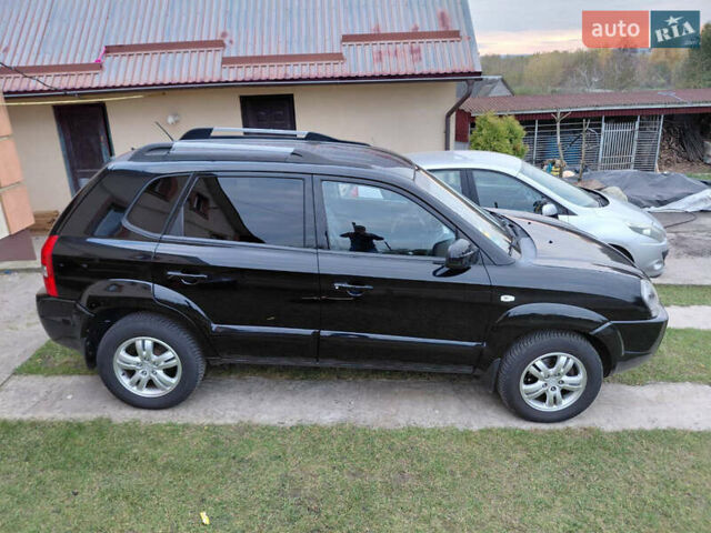 Чорний Хендай Туксон, об'ємом двигуна 0 л та пробігом 165 тис. км за 7600 $, фото 6 на Automoto.ua