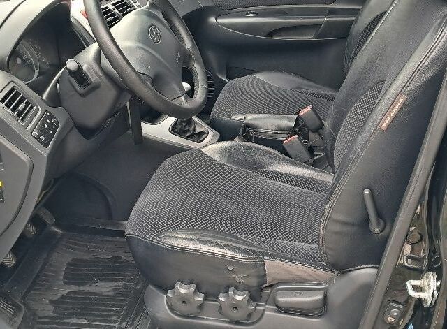 Черный Хендай Туксон, объемом двигателя 2 л и пробегом 270 тыс. км за 8300 $, фото 15 на Automoto.ua