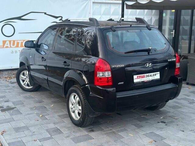 Чорний Хендай Туксон, об'ємом двигуна 2 л та пробігом 110 тис. км за 8750 $, фото 1 на Automoto.ua