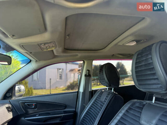 Хендай Туксон 2008 в Радехове на Automoto.ua Черный Хендай Туксон, объемом двигателя 1.98 л и пробегом 370 тыс. км за 7350 $, фото 57 на Automoto.ua