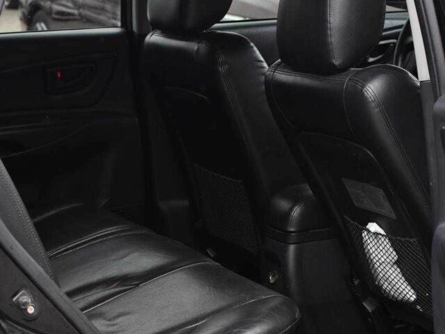 Чорний Хендай Туксон, об'ємом двигуна 2 л та пробігом 204 тис. км за 8650 $, фото 16 на Automoto.ua