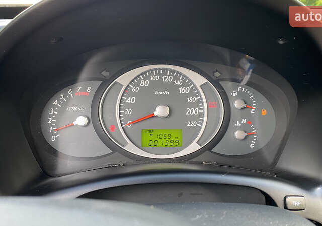 Чорний Хендай Туксон, об'ємом двигуна 2 л та пробігом 201 тис. км за 7800 $, фото 9 на Automoto.ua