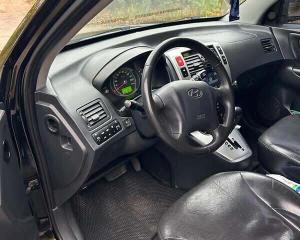 Хендай Туксон 2008 в Богодухове на Automoto.ua Черный Хендай Туксон, объемом двигателя 1.98 л и пробегом 268 тыс. км за 8500 $, фото 4 на Automoto.ua